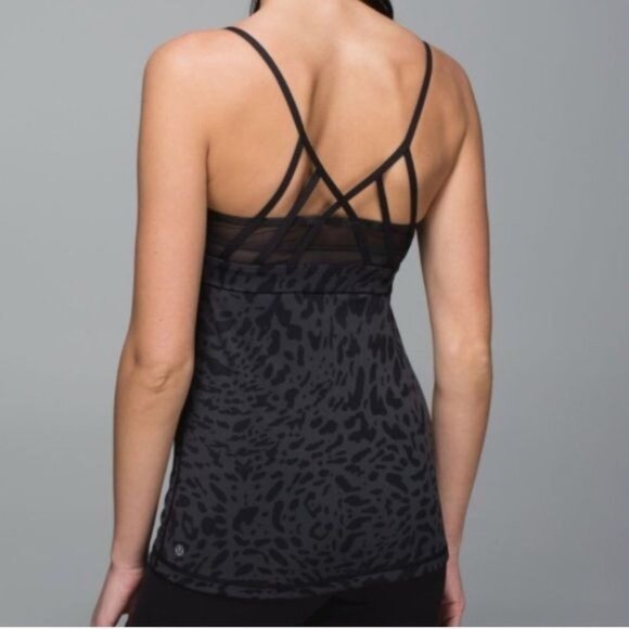Lululemon Women's Black Animal Print Just Breathe Tank Size 6 2597 - Picture 4 of 15